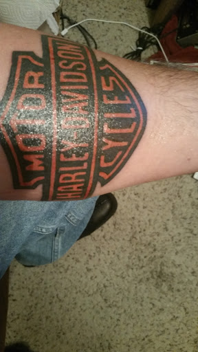 Tattoo Shop «Family Affair Tattoo», reviews and photos, 115 Walton Ferry Rd #18, Hendersonville, TN 37075, USA