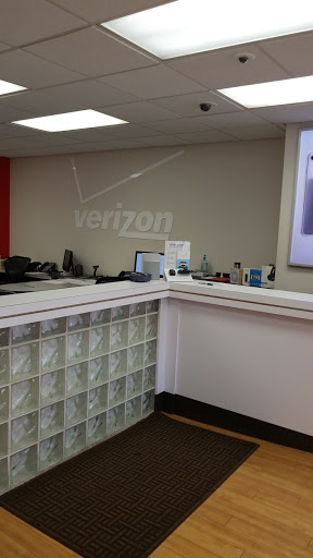 Nycom Wireless Verizon Retailer, 804 Hempstead Turnpike, Franklin Square, NY 11010, USA, 