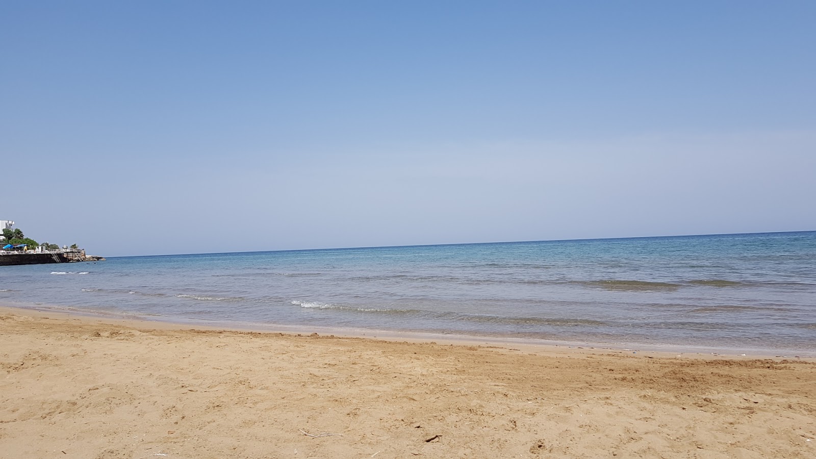 Foto di Ayas beach con molto pulito livello di pulizia