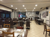 Atmosphère du Restaurant Relais de la Maison Blanche à Nivolas-Vermelle - n°1