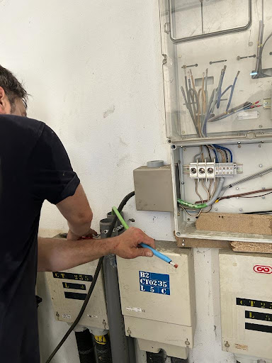 Electricistas 24horas, Electricidad Zubiría en Donostia-San Sebastian, Guipúzcoa