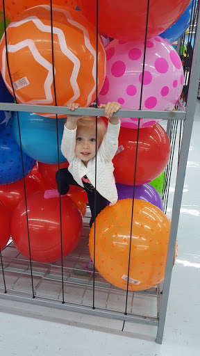 Discount Store «Walmart», reviews and photos, 44575 Mound Rd, Sterling Heights, MI 48314, USA