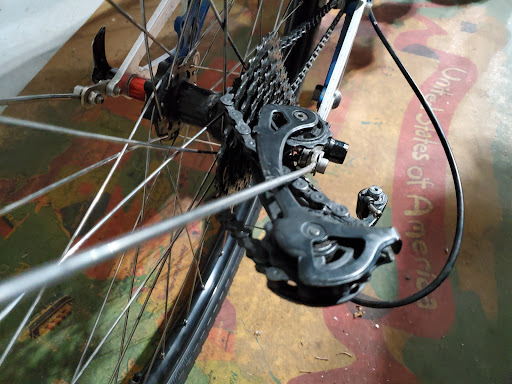 Bicycle Store «American Cycle & Fitness - The Trek Bicycle Stores of Michigan», reviews and photos, 39900 W 14 Mile Rd, Walled Lake, MI 48390, USA