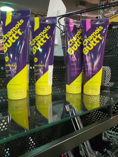 Shoe Store «PRO BIKE+RUN Robinson», reviews and photos, 3100 Robinson Ln, Pittsburgh, PA 15205, USA