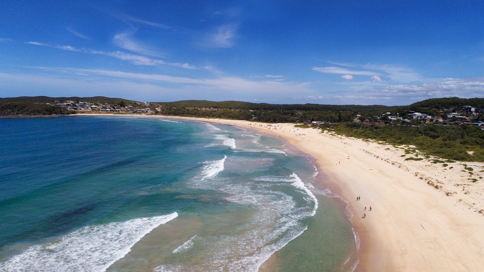 Foto di Fingal Bay Foreshore Reserve sorretto da scogliere