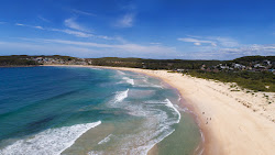 Foto di Fingal Bay Foreshore Reserve sorretto da scogliere