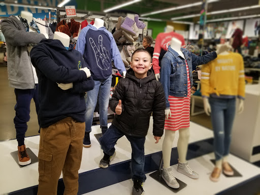 Clothing Store «Old Navy», reviews and photos, 1852 Hilliard Rome Rd, Hilliard, OH 43026, USA