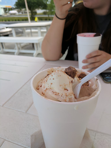Ice Cream Shop «Twistee Treat Pinellas Park», reviews and photos, 4556 Mainlands Blvd W, Pinellas Park, FL 33782, USA
