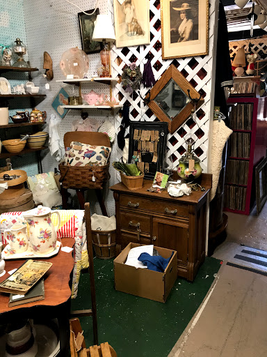 Antique Store «Cape May Antique Center», reviews and photos, 1228 NJ-109, Cape May, NJ 08204, USA