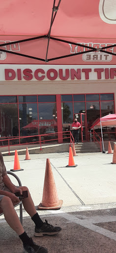 Tire Shop «Discount Tire Store - Humble, TX», reviews and photos, 20130 US-59, Humble, TX 77338, USA