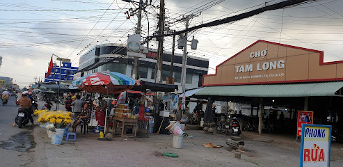 Chợ Tam Long