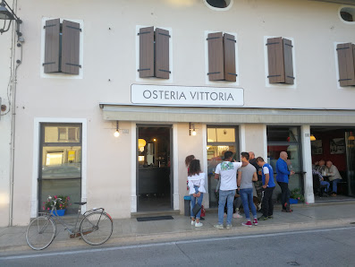 Antica Osteria Vittoria Piazza Roma, 13, 33086 Montereale Valcellina PN, Italia