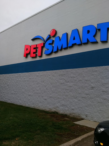 Pet Supply Store «PetSmart», reviews and photos, 2216 E Springs Dr, Madison, WI 53704, USA