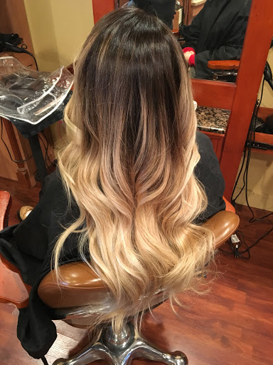 Nail Salon «The Salon at Manalapan by Lawrence Gerard», reviews and photos, 167 NJ-33, Manalapan Township, NJ 07726, USA