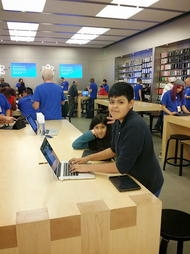 Computer Store «Apple Fashion Place», reviews and photos, 6191 State St, Murray, UT 84107, USA