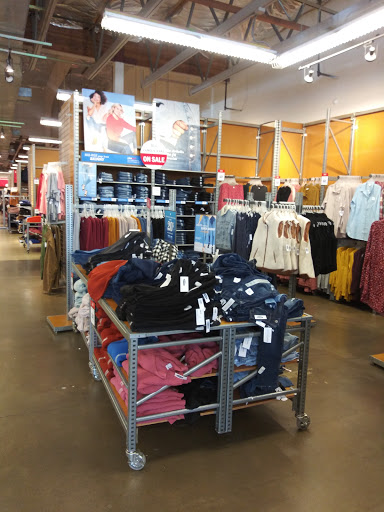 Clothing Store «Old Navy», reviews and photos, 3115 SW Cedar Hills Blvd, Beaverton, OR 97005, USA