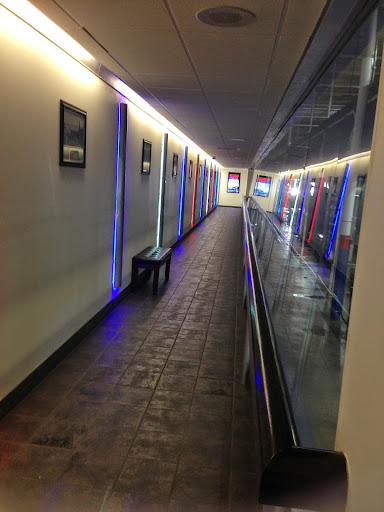 Car Wash «White Glove Car Wash & Detailing», reviews and photos, 1415 W Shakespeare Ave, Chicago, IL 60614, USA