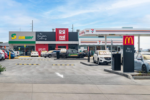 7-Eleven West Bathurst
