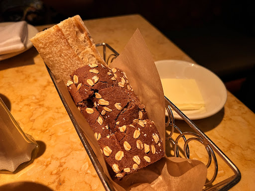 Restaurant «The Cheesecake Factory», reviews and photos, 930 N Milwaukee Ave, Lincolnshire, IL 60069, USA