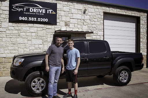 Used Car Dealer «Sign It Drive It», reviews and photos, 809 S Woodrow Ln, Denton, TX 76205, USA