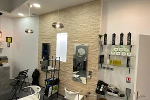 HB ELEGANCE - COIFFEUR MIXTE (tous types de cheveux) image