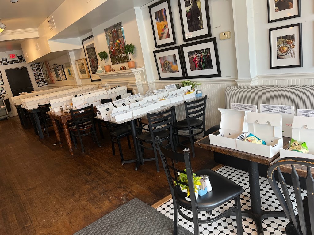 W D Deli & Bakery 78209