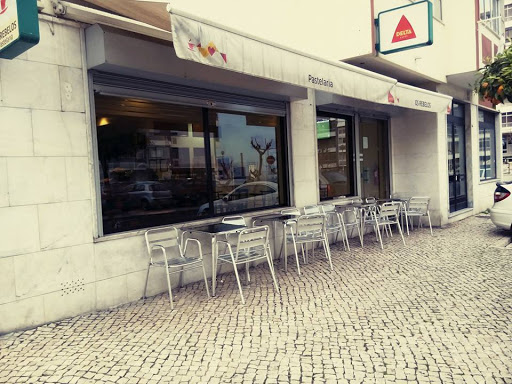 Pastelaria os rebelos no Bobadela, Lisboa