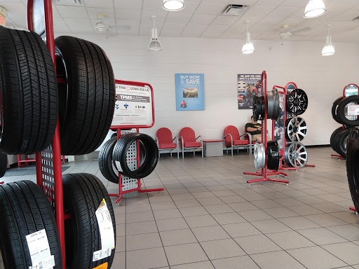 Tire Shop «Discount Tire Store - Ocala, FL», reviews and photos, 2701 SW College Rd #800, Ocala, FL 34474, USA