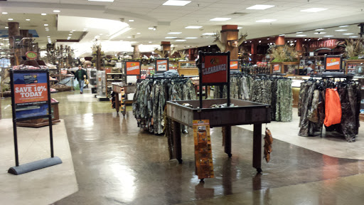 Sporting Goods Store «Bass Pro Shops», reviews and photos, 10040 Gulf Center Dr, Fort Myers, FL 33913, USA