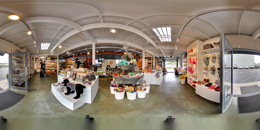 Pet Supply Store «Muttropolis Solana Beach», reviews and photos, 227 S Cedros Ave, Solana Beach, CA 92075, USA