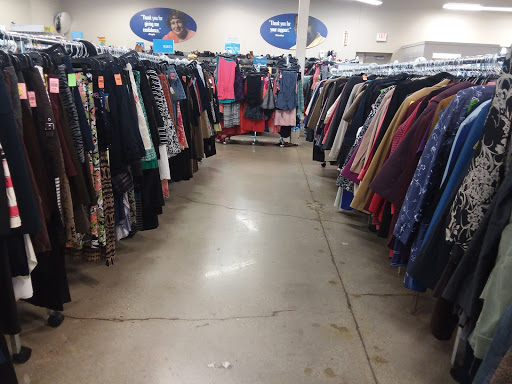 Thrift Store «Goodwill Store & Donation Center», reviews and photos, 1521 Lee St, Des Plaines, IL 60018, USA