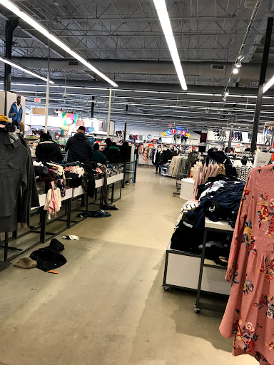 Clothing Store «Old Navy», reviews and photos, 90 Pleasant Valley St, Methuen, MA 01844, USA