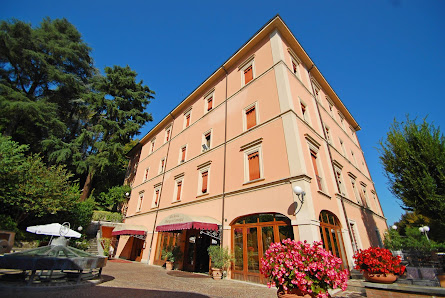 Alla Rocca Hotel Ristorante Loc. Bazzano, Via G. Matteotti, 76, 40053 Valsamoggia BO, Italia
