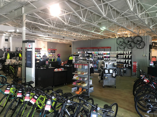 Bicycle Store «Trek Bicycle Store of Omaha (Midtown)», reviews and photos, 7214 Jones St, Omaha, NE 68114, USA