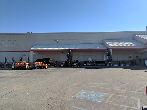 Home Improvement Store «Tractor Supply Co.», reviews and photos, 2202 N Park Rd, Connersville, IN 47331, USA