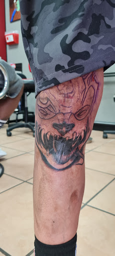 Tattoo Shop «Darkside Tattoo», reviews and photos, 190 Main St, East Haven, CT 06512, USA