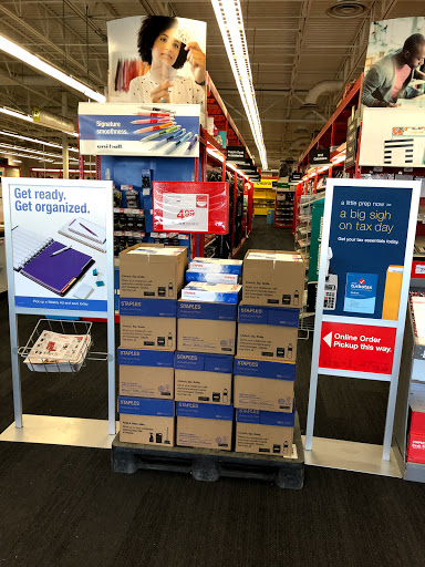 Office Supply Store «Staples», reviews and photos, 1773 E Sherman Blvd, Muskegon, MI 49444, USA