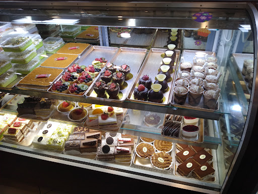 Cafe «PALM SWEETS Bakery & Cafe», reviews and photos, 3605 15 Mile Rd, Sterling Heights, MI 48310, USA