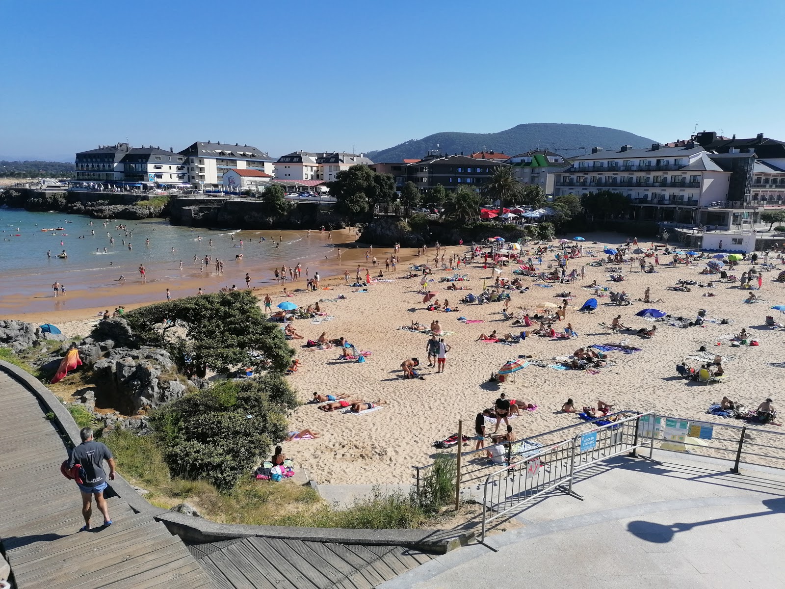 Foto av Playa El Sable med blå rent vatten yta