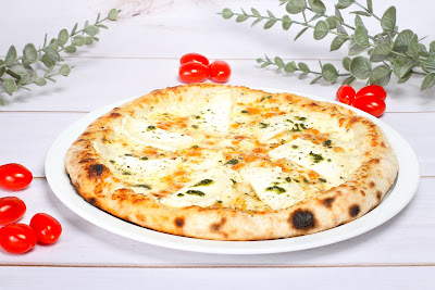 Tic tac pizza " Maison Mère " Distributeur 24/24 et 7/7 à Pluguffan à Pluguffan