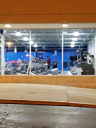 Shopping Mall «Hillcrest Shopping Center», reviews and photos, 1701 N Larkin Ave, Crest Hill, IL 60403, USA