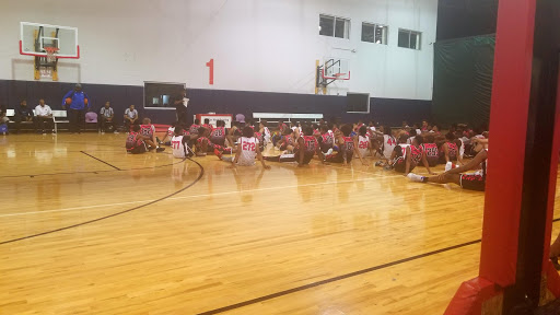 Outdoor Sports Store «Ho Chunk Sports and Expo Center», reviews and photos, 10 Southland Dr, Lynwood, IL 60411, USA