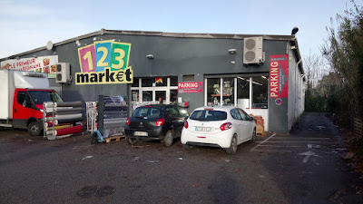 123 MARKET à Marignane