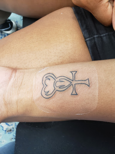 Tattoo Shop «Red Octopus Tattooing», reviews and photos, 6718 Suitland Rd, Morningside, MD 20746, USA