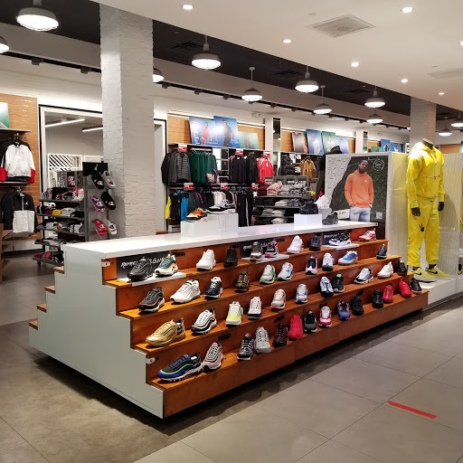 Shoe Store «Champs Sports», reviews and photos, 2855 Stevens Creek Blvd, Santa Clara, CA 95050, USA