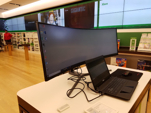 Computer Store «Microsoft Store - Tysons Corner Center», reviews and photos, 1961 Chain Bridge Rd, Tysons, VA 22102, USA