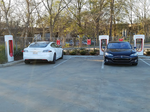 Shopping Mall «Acadian Village Shopping Center», reviews and photos, 3535 Perkins Rd, Baton Rouge, LA 70808, USA