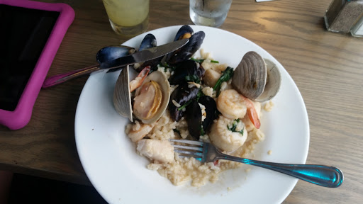 Bar & Grill «Mile Marker One Restaurant & Bar», reviews and photos, 75 Essex Ave, Gloucester, MA 01930, USA