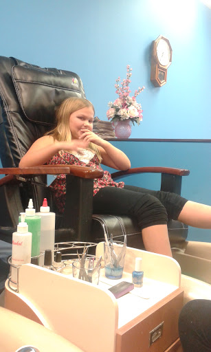 Nail Salon «Le Nails Salon», reviews and photos, 23513 US-23, Circleville, OH 43113, USA