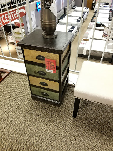 Furniture Store «Unclaimed Freight Furniture», reviews and photos, 2520 S University Dr, Fargo, ND 58103, USA